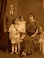 https://leavingcastroscuba.com/files/gimgs/th-9_01 Ota and Family 1923-2.jpg